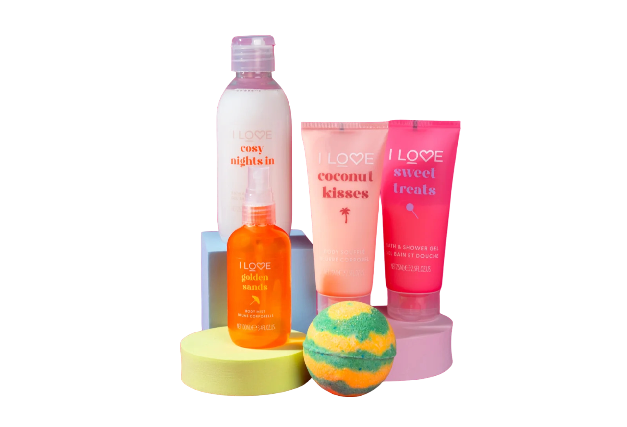 All Of You Set I Love: Coconut Kisses, Hydrating, Body Lotion, 75 ml + Pina Colada , Bath Bomb, 120 g + Golden Sands, Re